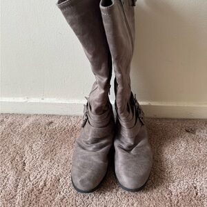Softmoc Grey Boots